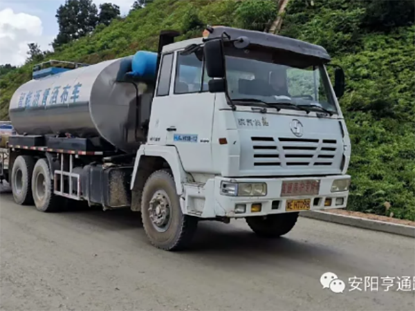 我公司廣東河惠莞項目透層、封層試驗(yàn)段完成